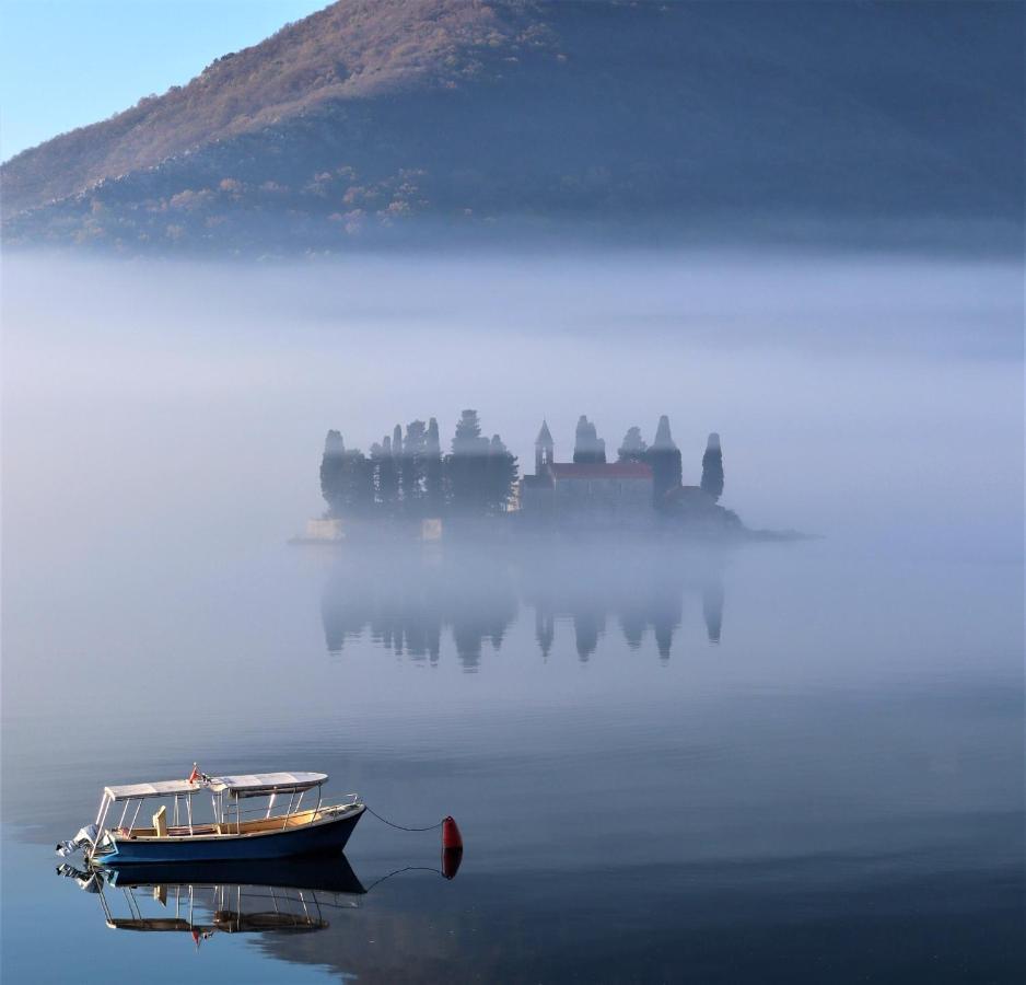 Guesthouse Zmukic Perast Exterior foto